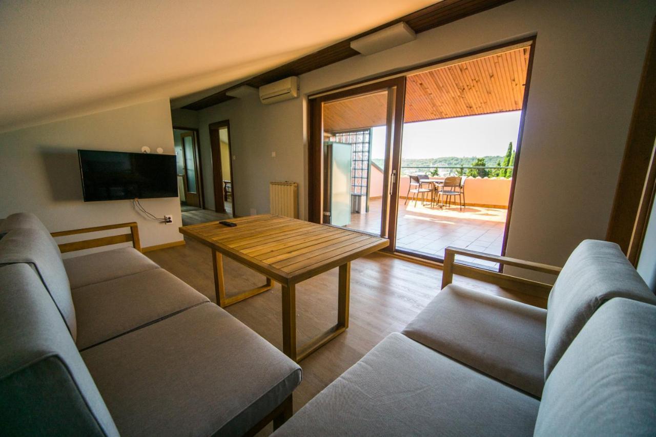 Apartments Sara 7, 8, 9 Portoroz Exterior photo