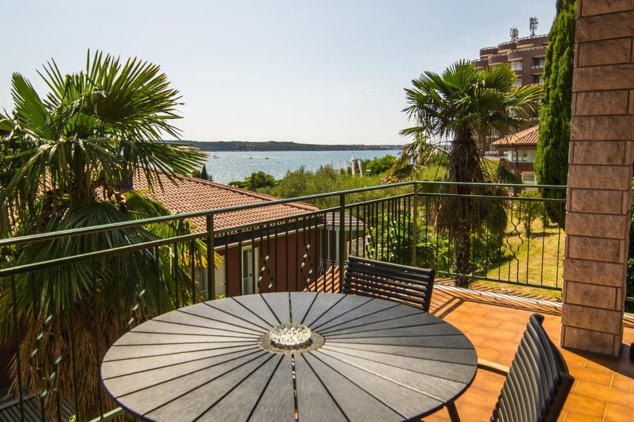 Apartments Sara 7, 8, 9 Portoroz Exterior photo