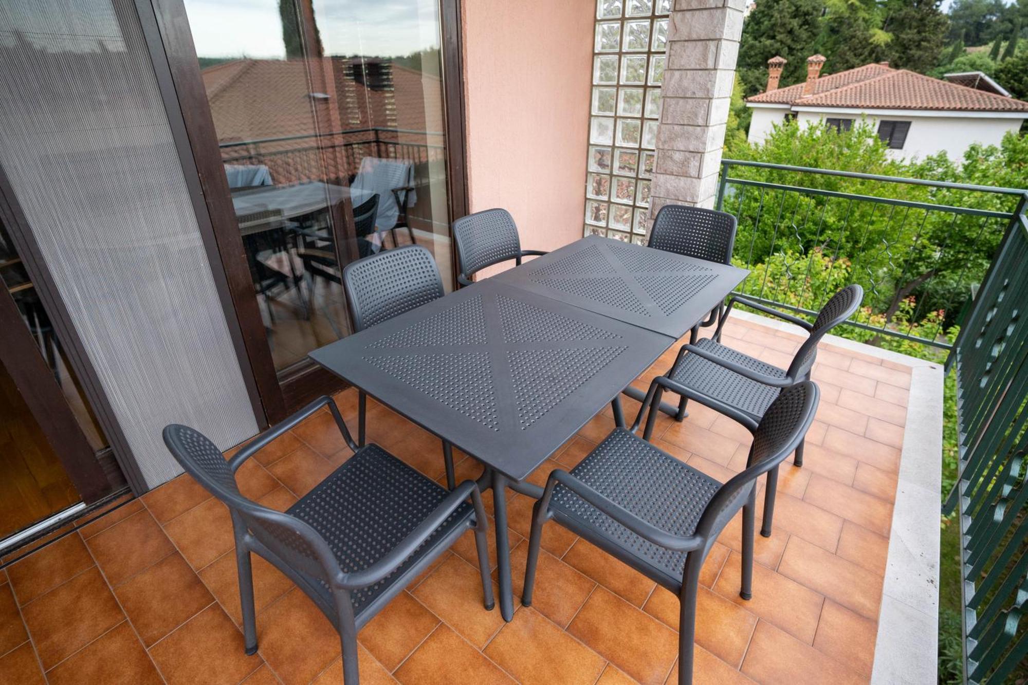 Apartments Sara 7, 8, 9 Portoroz Exterior photo