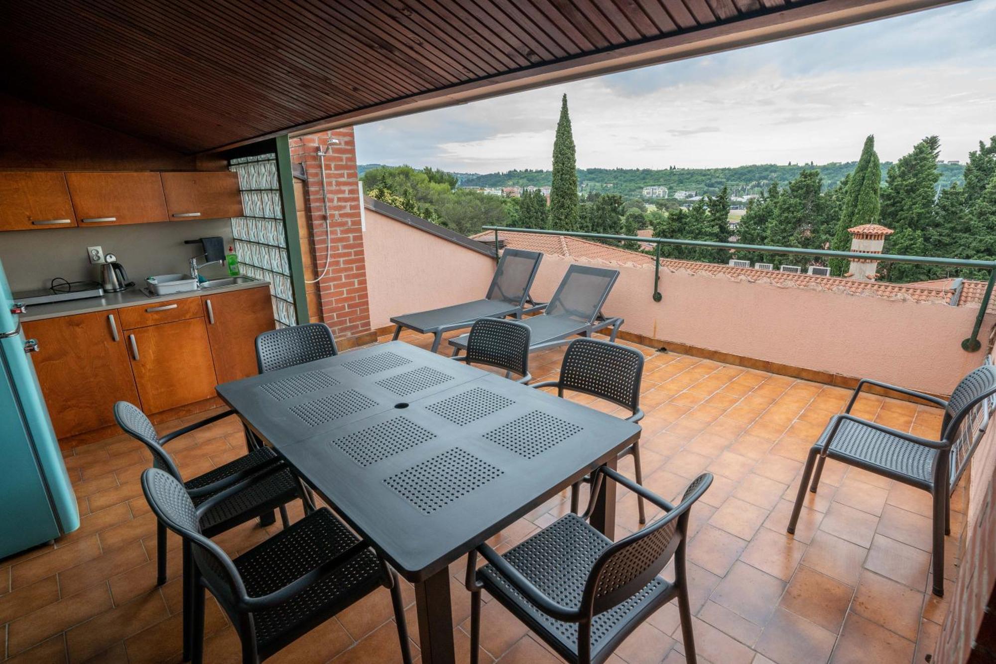 Apartments Sara 7, 8, 9 Portoroz Exterior photo